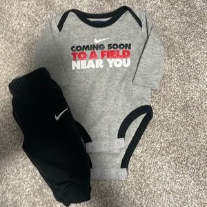 0-3m boy Nike set